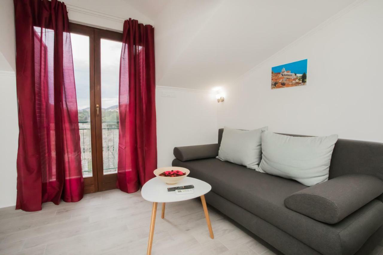 Apartments Tonka Šibenik Екстериор снимка