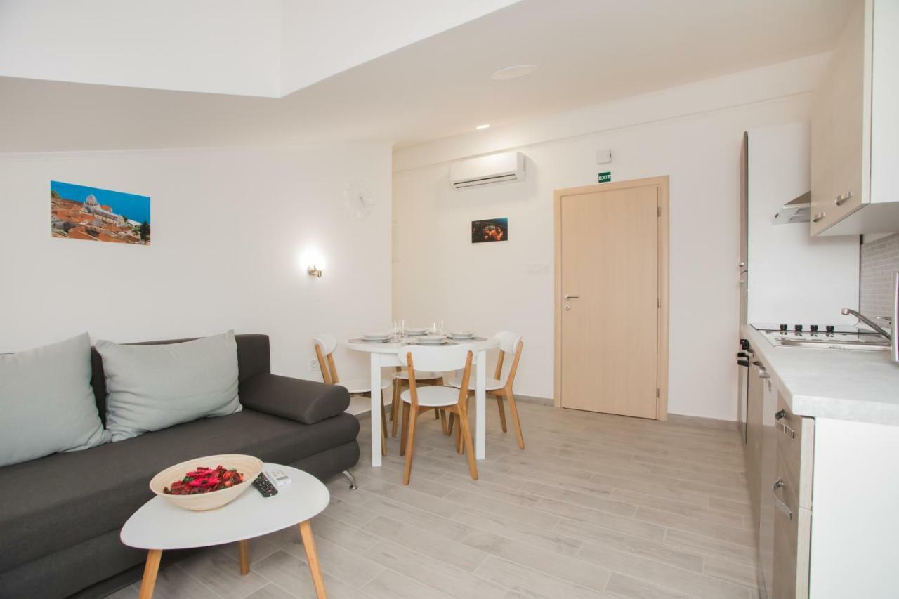 Apartments Tonka Šibenik Екстериор снимка