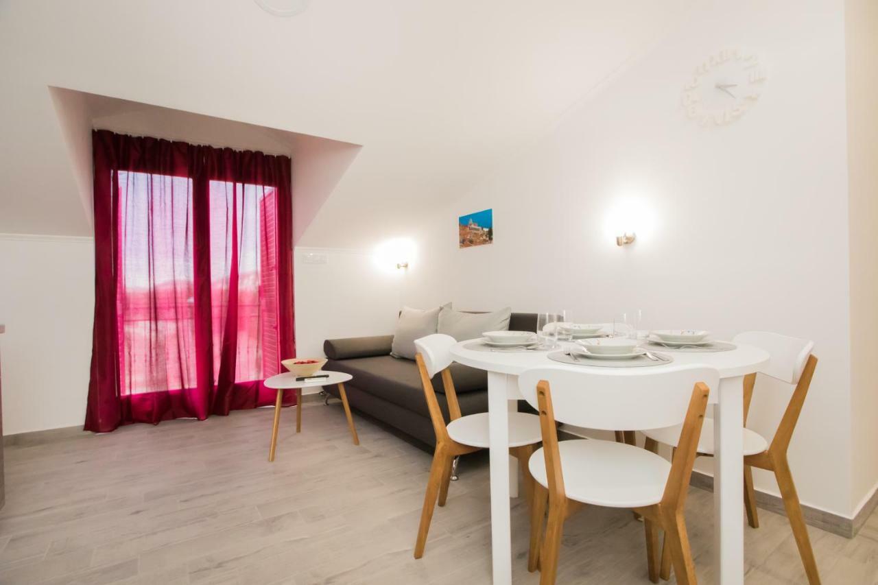 Apartments Tonka Šibenik Екстериор снимка